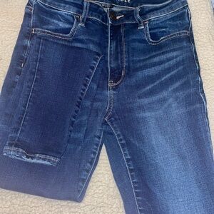 AMERICAN EAGLE Skinny Jeans (Size 6)